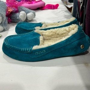 Women’s Uggs loafers size 7 teal